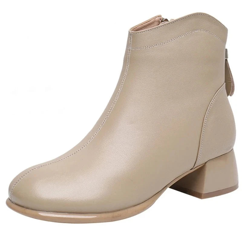 Bota de Couro Casual Lisa Slim Clássica